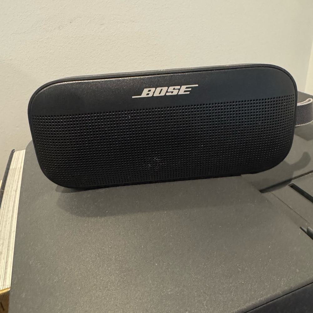 Bose Sleek Black Wireless Speaker